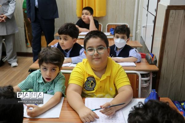 بازگشایی دبستان‌های غیر دولتی منطقه ٣