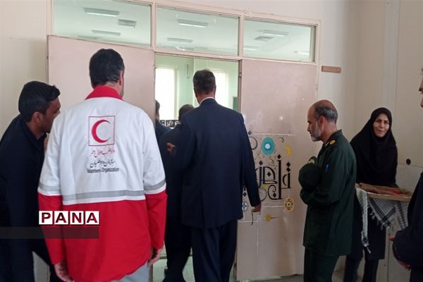 نواخته شدن زنگ مهر و مقاومت در هنرستان فنی و حرفه‌ای آیت‌الله خامنه‌ای شهرستان فریدن