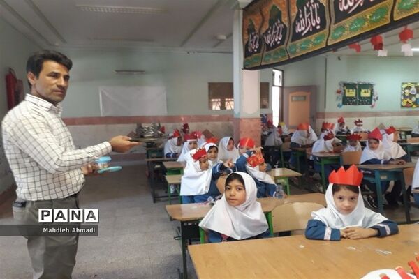 حضور غنچه‌های پایه اولی در دبستان شهید محمدسیفی