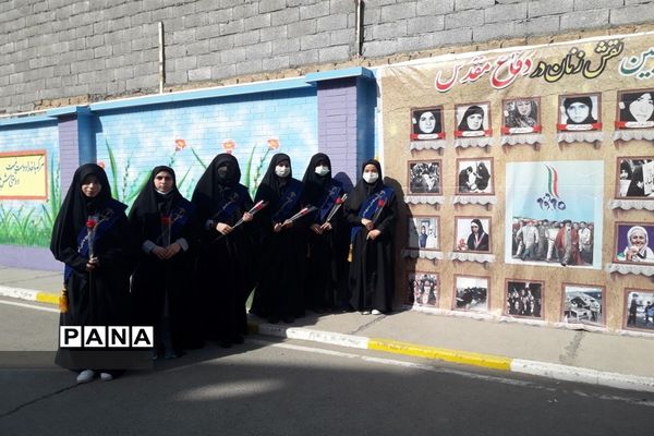 تشییع پیکر شهید گمنام در دبیرستان زنده‌یاد علی حاتمی