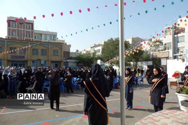 نواخته شدن زنگ مهر در مدارس منطقه ۱۳