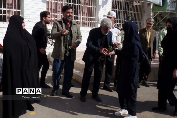 نواخته شدن زنگ مهر در مدارس منطقه ۱۳