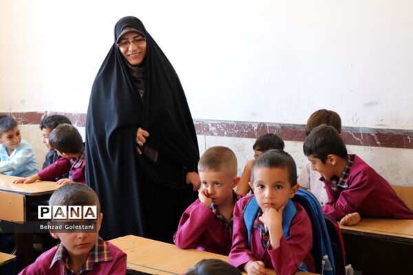 بازدید معاون وزیر آموزش و پرورش از مدارس آذربایجان غربی