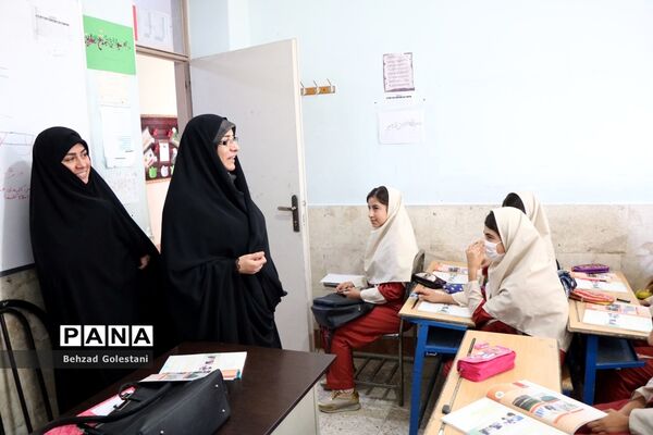 بازدید معاون وزیر آموزش و پرورش از مدارس آذربایجان غربی