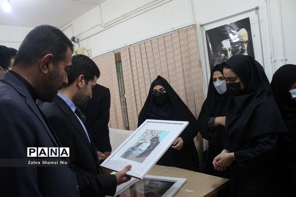 نشست صمیمی معاون تربیت‌بدنی و سلامت وزارت آموزش و پرورش با کارکنان و دانش‌آموزان هنرستان رازی بوشهر