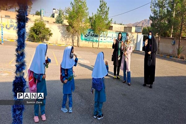نواخته شدن زنگ آغاز سال تحصیلی در مدارس سورمق