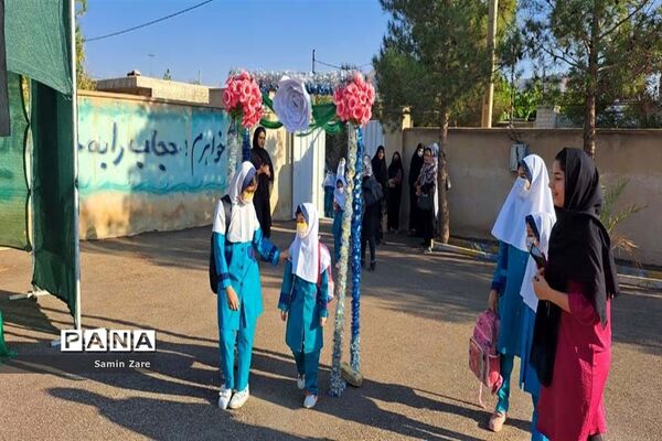 نواخته شدن زنگ آغاز سال تحصیلی در مدارس سورمق