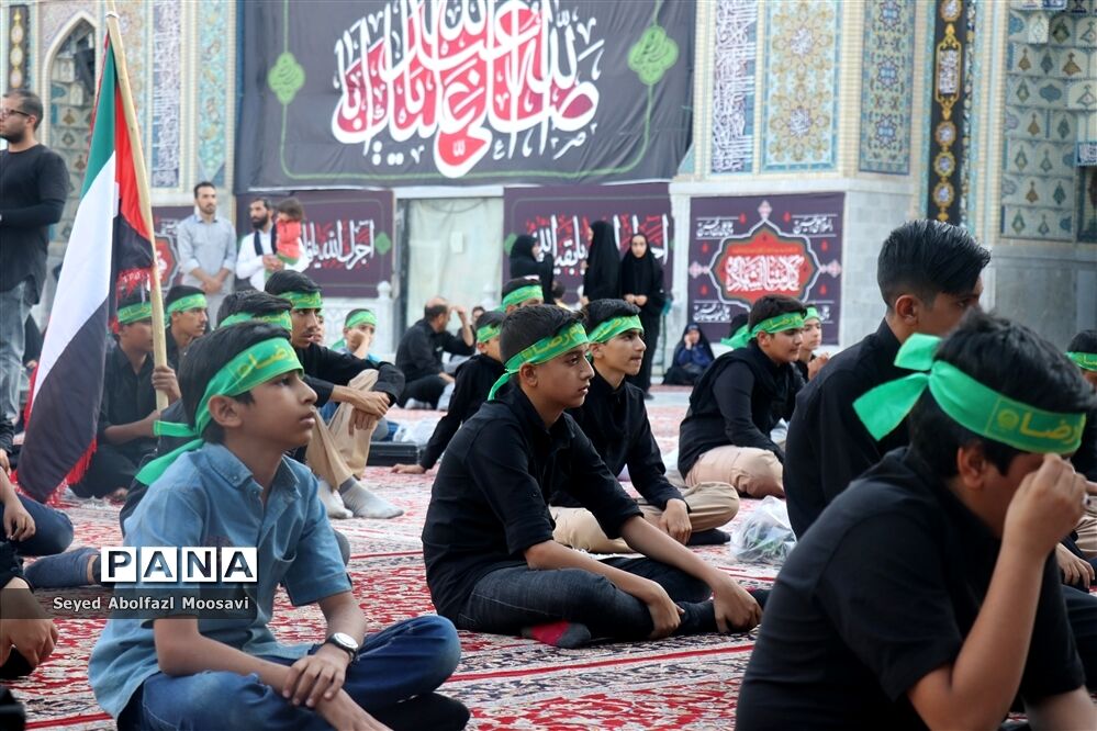عزاداری هیات دانش‌آموزی ابناء الرضا در حرم مطهر رضوی