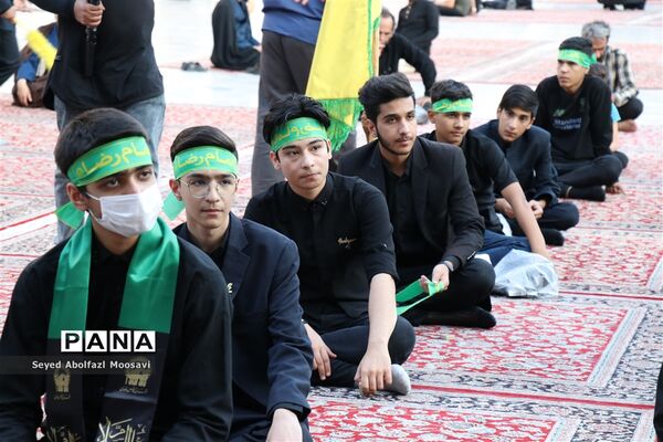 عزاداری هیات دانش‌آموزی ابناء الرضا در حرم مطهر رضوی