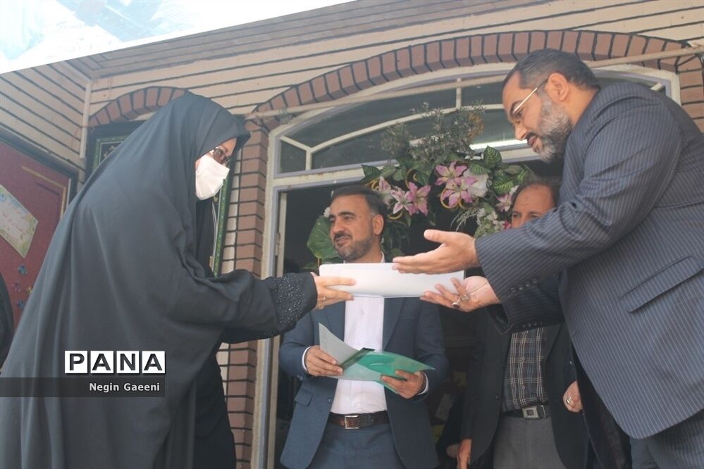 گرامیداشت هفته دفاع مقدس در دبیرستان شهیده قضایی قم