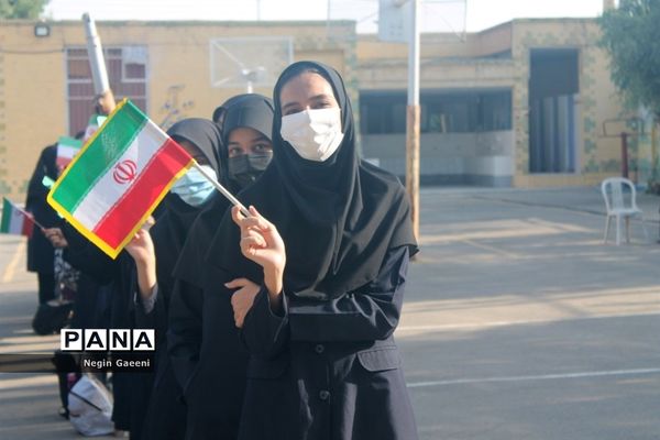 گرامیداشت هفته دفاع مقدس در دبیرستان شهیده قضایی قم