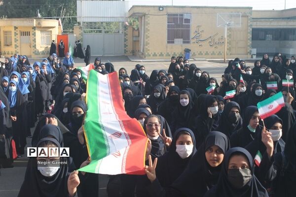گرامیداشت هفته دفاع مقدس در دبیرستان شهیده قضایی قم