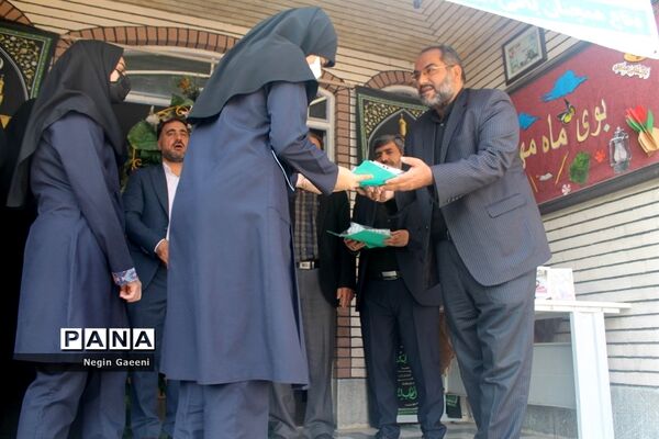 گرامیداشت هفته دفاع مقدس در دبیرستان شهیده قضایی قم