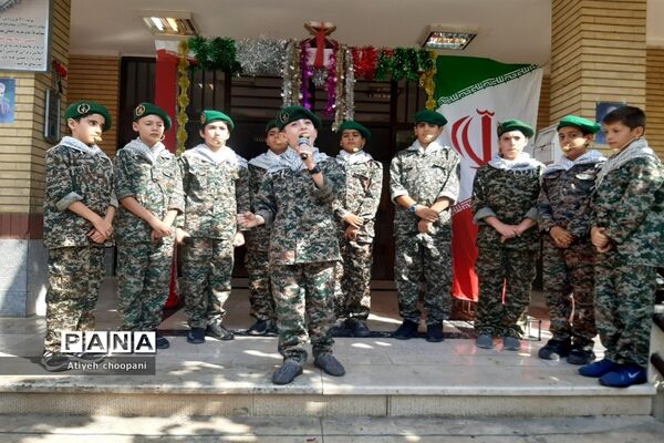 آیین بازگشایی مدارس و زنگ ایثار و مقاومت در دبیرستان شهید افتخاری منطقه ۱۴