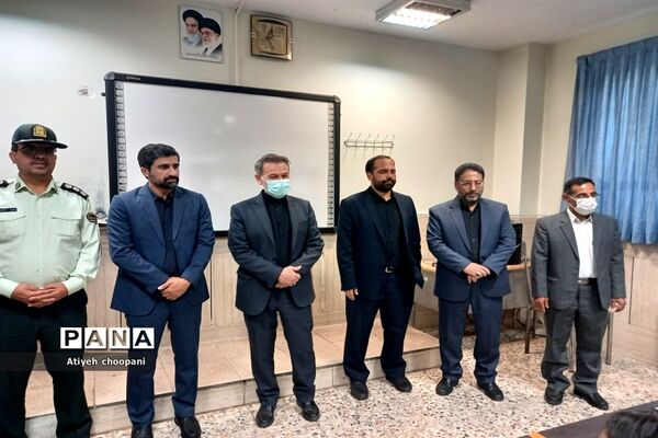 آیین بازگشایی مدارس و زنگ ایثار و مقاومت در دبیرستان شهید افتخاری منطقه ۱۴