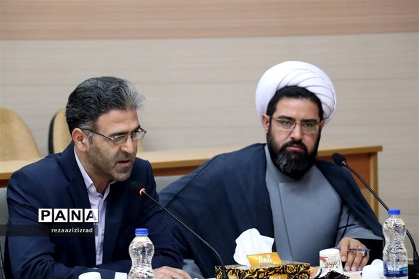 جلسه هماهنگی شور عاطفه‌ها در تالار معلم تبریز