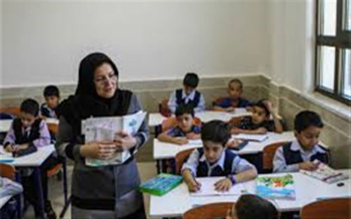 زنگ نمادین  بازگشایی مدارس شهرستان نجف‌آباد/ فیلم