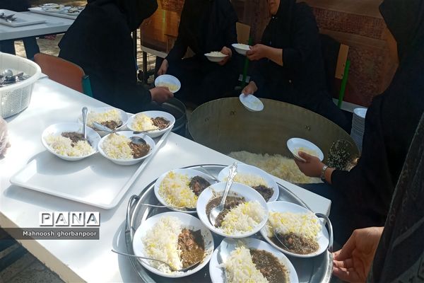 پذیرایی از زوار امام رضا علیه السلام