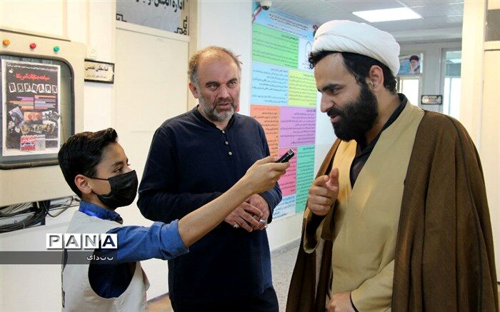 تبدیل مدرسه به کانون تربیتی محله با اجرای طرح گام‌های عاشقی