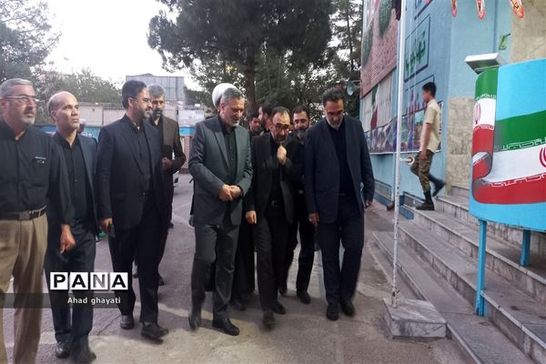 بازدید ازمدارس طرح گام‌های عاشقی توسط معاون اجرایی ریاست جمهوری