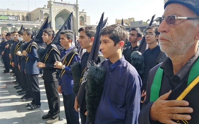 عزاداری زائران و مجاوران حرم کریمه اهل بیت در سالروز شهادت امام رضا(ع)