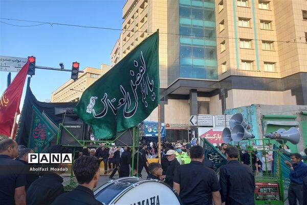 دسته‌های عزاداری مشهد در روز شهادت امام رضا(ع)
