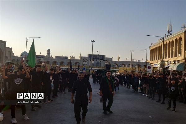 دسته‌های عزاداری مشهد در روز شهادت امام رضا(ع)