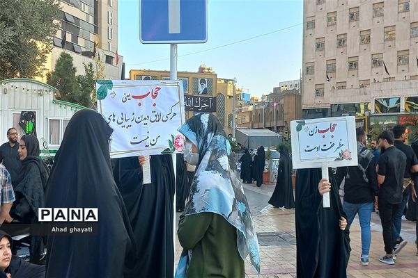 خیابان‌های منتهی به حرم مطهر در روز شهادت امام رضا علیه‌السلام