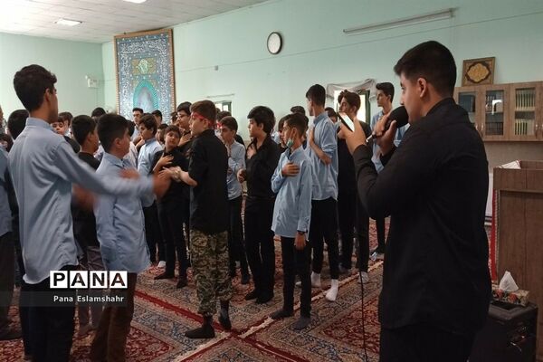 گرامیداشت شهادت امام رضا(ع) و هفته دفاع مقدس در واحدهای آموزشی اسلامشهر