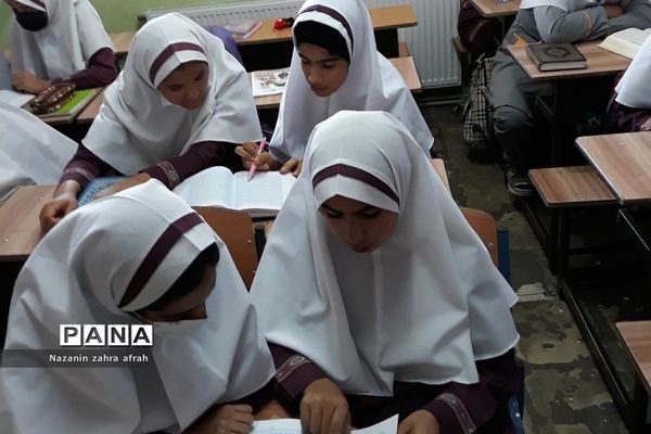 برگزاری طرح ۱۴  ختم قرآن کریم در دبستان حضرت زهرا(س) رودهن