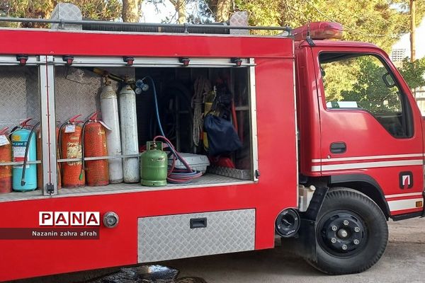 گرامیداشت روز آتش‌نشانی و ایمنی  در مدرسه حضرت زهرا(س) رودهن