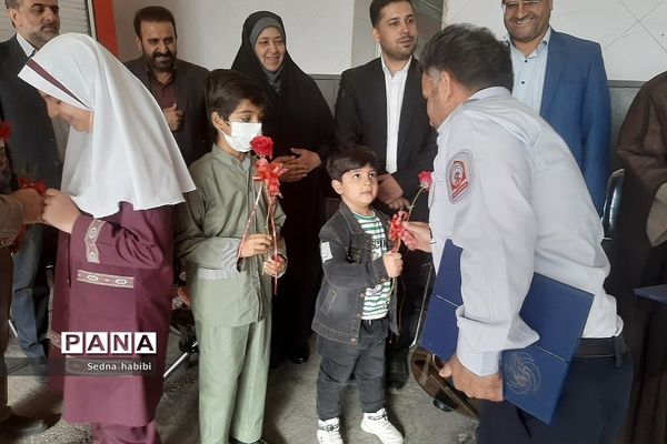 تقدیر از آتش‌نشانان در روز آتش‌نشانی  توسط مسئولان رودهن