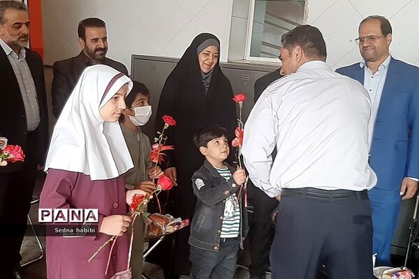 تقدیر از آتش‌نشانان در روز آتش‌نشانی  توسط مسئولان رودهن
