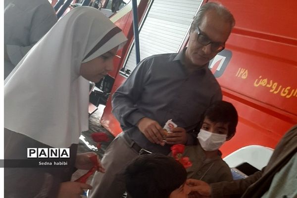 تقدیر از آتش‌نشانان در روز آتش‌نشانی  توسط مسئولان رودهن