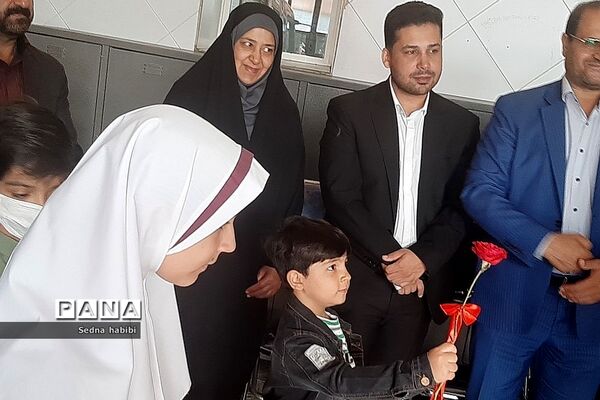 تقدیر از آتش‌نشانان در روز آتش‌نشانی  توسط مسئولان رودهن