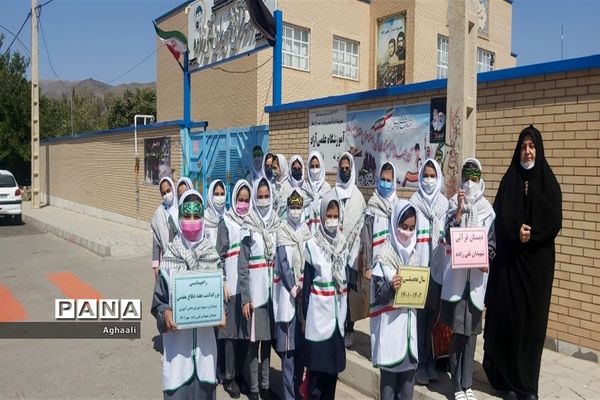 غبارروبی گلزار شهدا در شهرستان نطنز