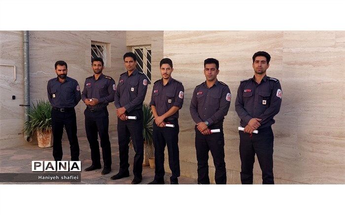 تقدیر نوجوانان نخبه استان فارس از چند آتش نشان