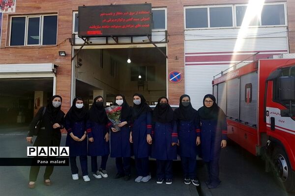 گرامیداشت روز آتش نشانی توسط دانش‌آموزان دبیرستان شهید همت ملارد