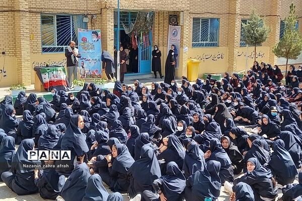 تشییع شهید گمنام در دبیرستان آزاده رودهن