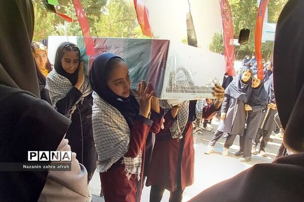تشییع شهید گمنام در دبیرستان آزاده رودهن