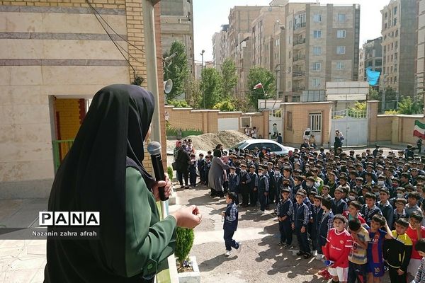 روزی شاد و هیجانی با حضور کارکنان آتش‌نشانی و‌ نیروی انتظامی در دبستان ایمان رودهن