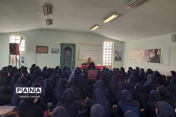 برگزاری کارگاه آموزشی در دبیرستان عصمت صفادشت