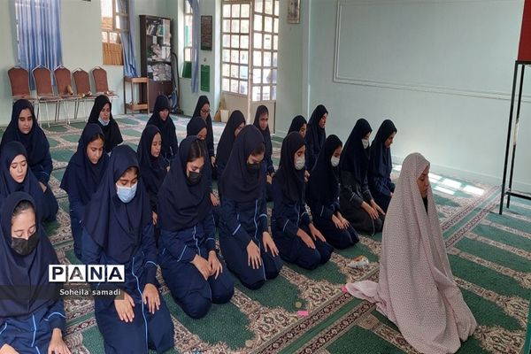 برگزاری کارگاه آموزشی در دبیرستان عصمت صفادشت