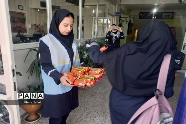 نواخته‌شدن زنگ وقف در کاشمر