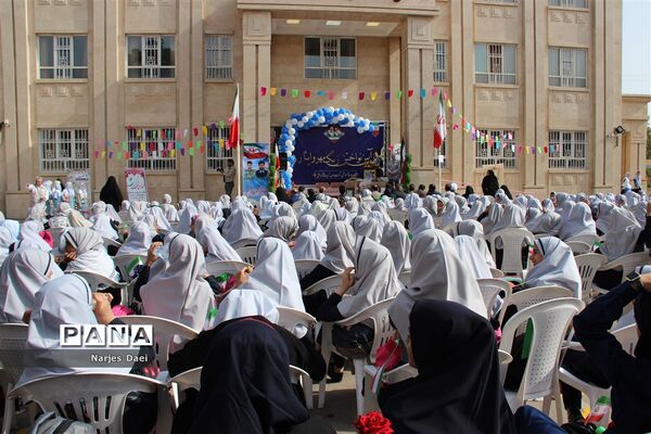 برگزاری آیین نواختن زنگ مهر در دبستان پری زابلی نژاد ناحیه 2 مشهد