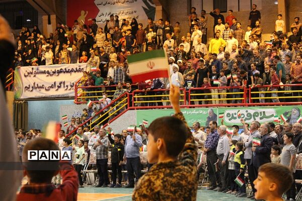 اجتماع بزرگ نسل غیور در پی محکومیت اهانت به مقدسات و اقدامات هنجار شکنانه آشوبگران در برخوار/ اصفهان