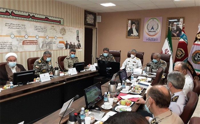 دریادار سیاری: تجهیزات ارتش باید منطبق و متناسب با تهدیدات روز دنیا تولید شوند