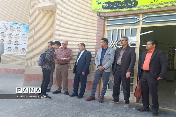 قدردانی از دانش‌آموزان برگزیده قرآن و عترت در کاشمر