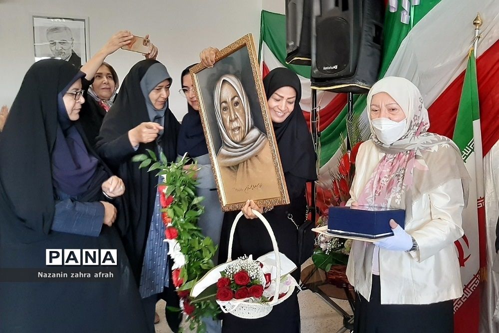 بازگشایی مدرسه خیرساز مهرآفرین در روستای مهرآباد رودهن