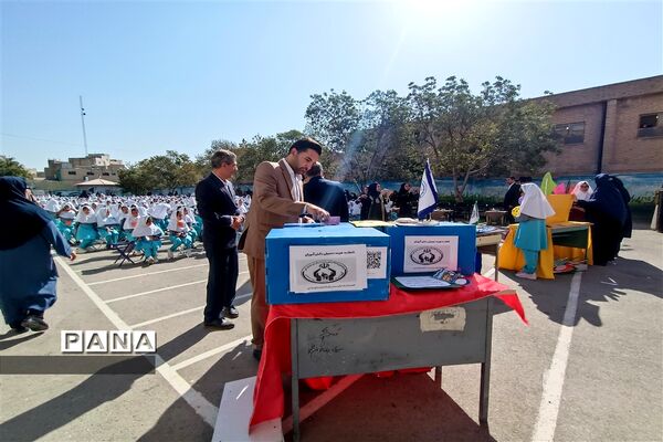 برگزاری جشن عاطفه‌ها در دبستان دخترانه حضرت زینب ۲